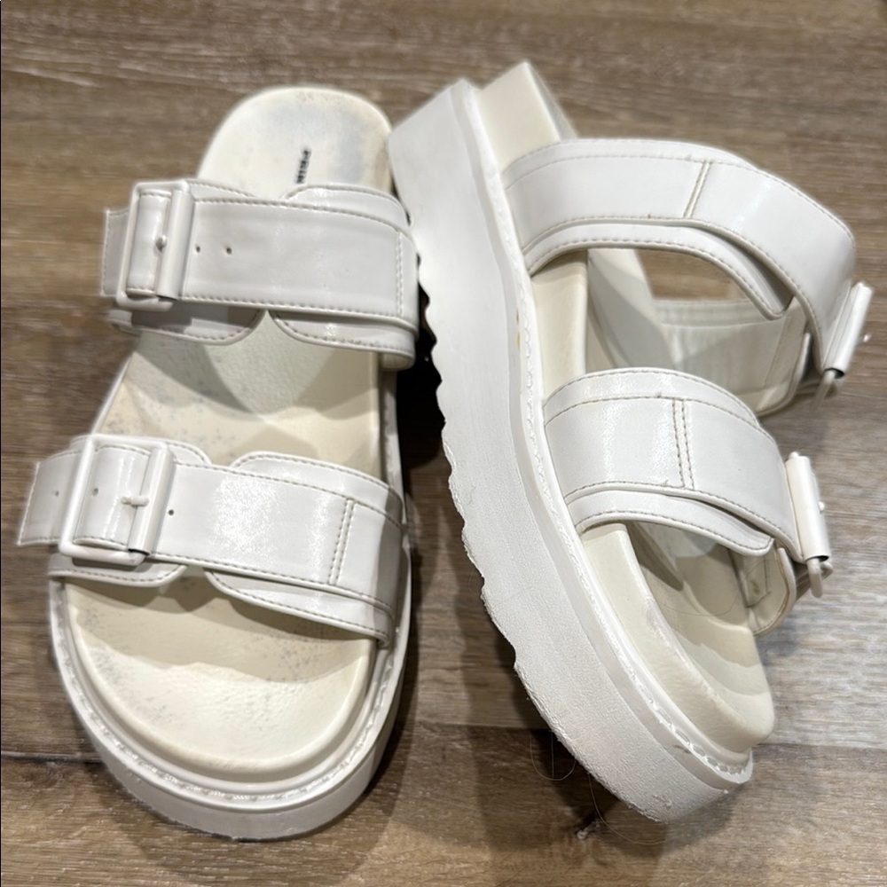 Princess Polly Women’s Ma Belle All White Platform Sandals Size 9